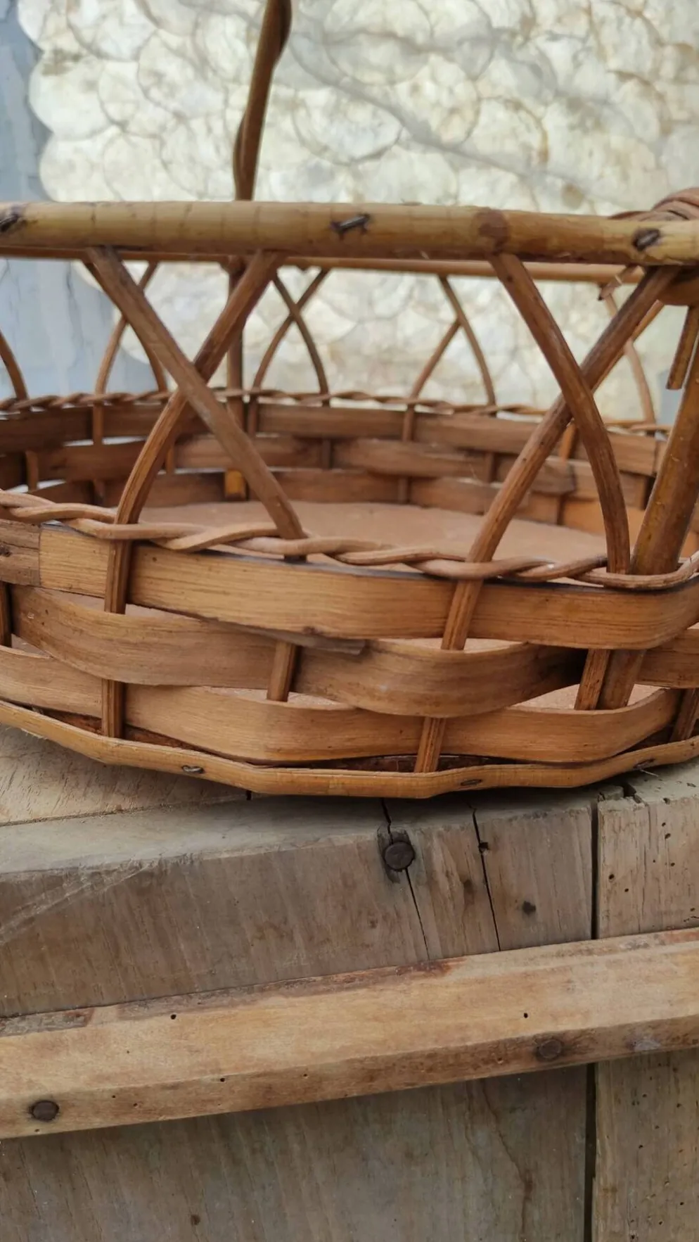 Panier vintage en bois et rotin