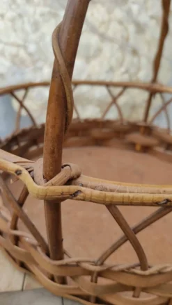 Panier vintage en bois et rotin