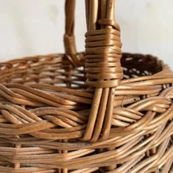 Panier vintage en osier tressé