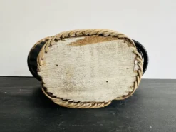 Panier vintage en rotin et plastique noir, années 50