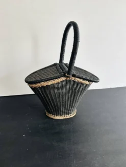 Panier vintage en rotin et plastique noir, années 50