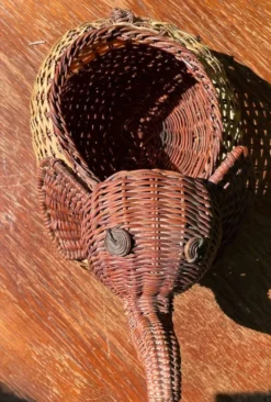Panière / corbeille en osier en forme d’éléphant (vintage)