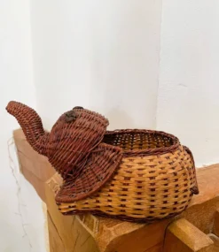 Panière / corbeille en osier en forme d’éléphant (vintage)