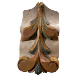 Panneau ancien en bois sculpté au décor de feuillage