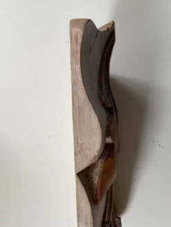 Panneau ancien en bois sculpté au décor de feuillage
