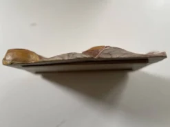 Panneau ancien en bois sculpté au décor de feuillage