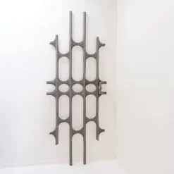 Panneau de porte brutaliste en aluminium coulé dans le style de Paul Evans, années 1960