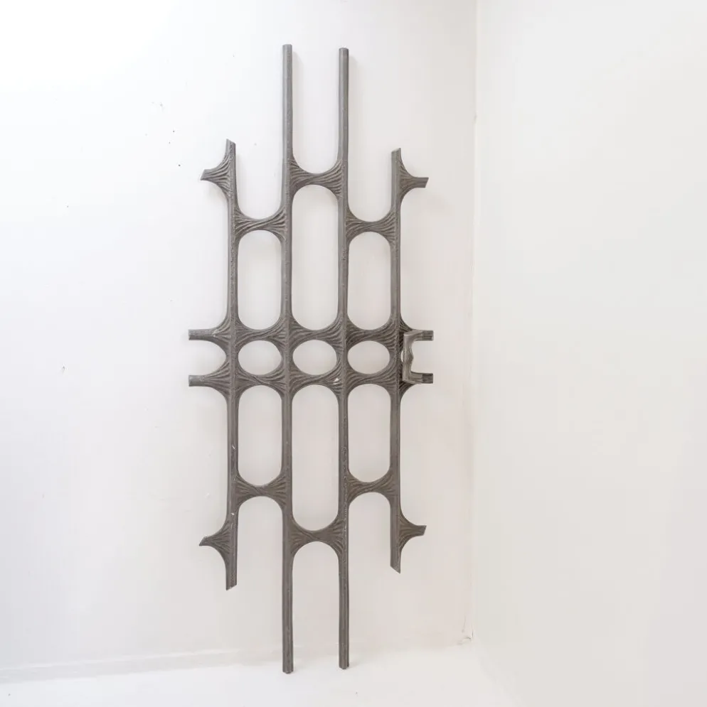 Panneau de porte brutaliste en aluminium coulé dans le style de Paul Evans, années 1960