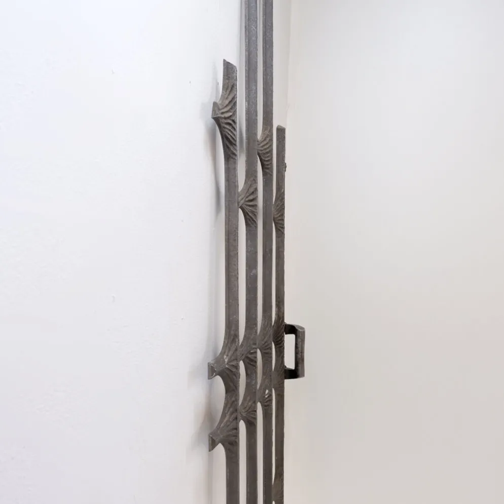 Panneau de porte brutaliste en aluminium coulé dans le style de Paul Evans, années 1960
