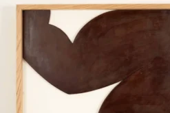 Panneau en bas-relief « Les Jumeaux » en bois patiné. Contemporain