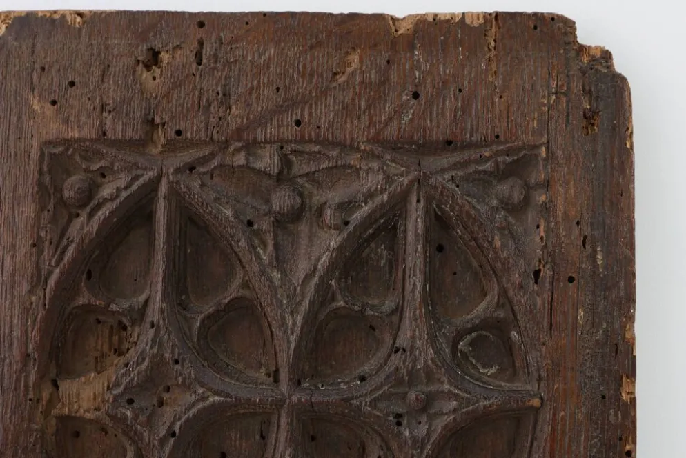 Panneau en relief en chêne sculpté gothique tardif, France, 15e siècle