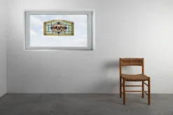 Panneau en verre teinté Art Déco représentant une scène de football précoce, Belgique vers 19