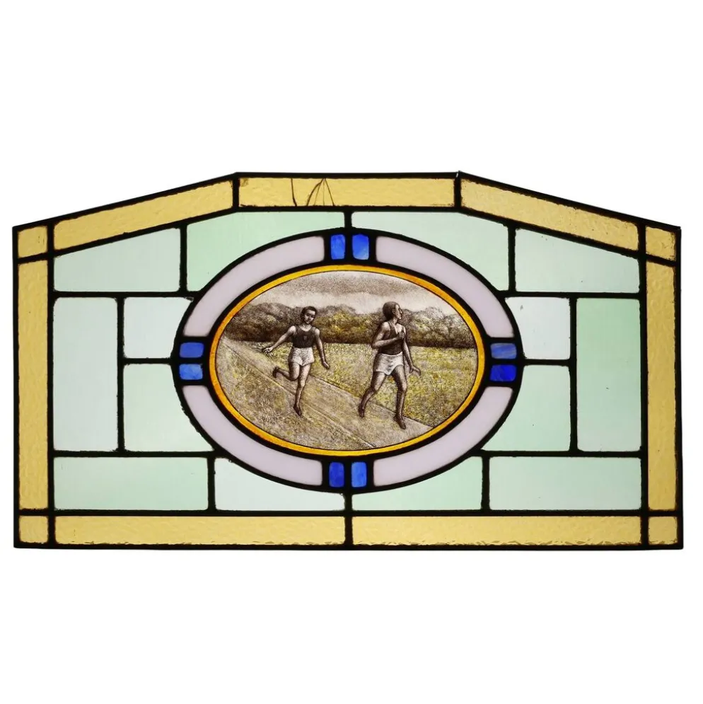 Panneau en verre teinté Art Déco représentant des coureurs en mouvement, Belgique vers 1910
