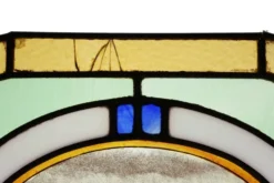Panneau en verre teinté Art Déco représentant des coureurs en mouvement, Belgique vers 1910