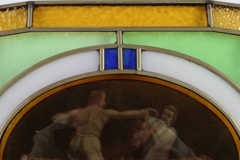 Panneau en verre teinté Art Déco représentant un match de boxe, Belgique vers 1910