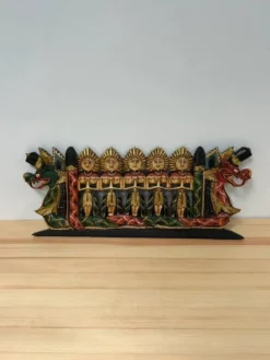 Panneau mural balinais bois sculpté doré polychrome dragon procession