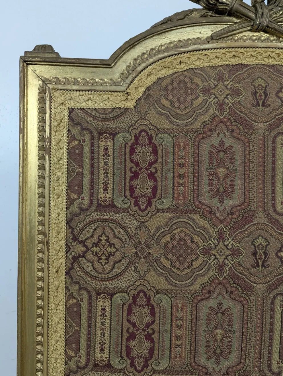 Pare-feu Louis XVI en bois doré à tapisserie
