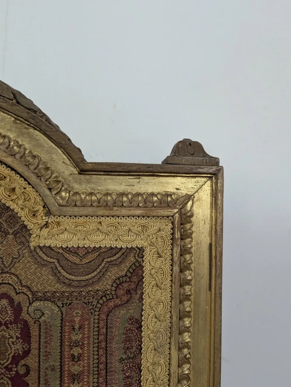 Pare-feu Louis XVI en bois doré à tapisserie
