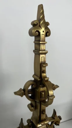Parure de cheminée en bronze de style renaissance avec barre de