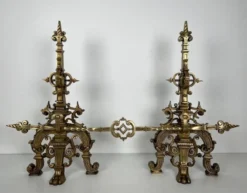 Parure de cheminée en bronze de style renaissance avec barre de