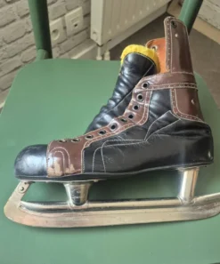 Patins à glace vintage en cuir Kovopol