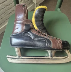 Patins à glace vintage en cuir Kovopol
