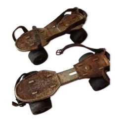 Patins à roulettes en fer vintage