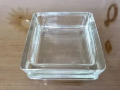 Pavé de verre, cendrier, vide poche, signé