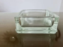 Pavé de verre, cendrier, vide poche, signé
