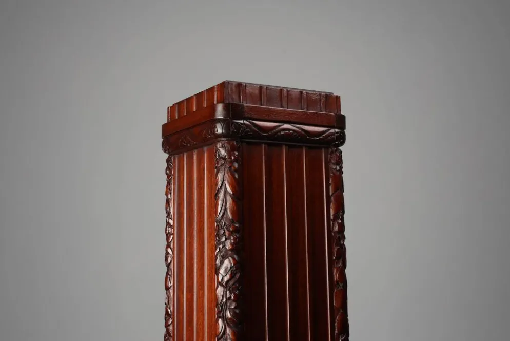 Pédestal carré en chêne Art Déco français, vers 1915