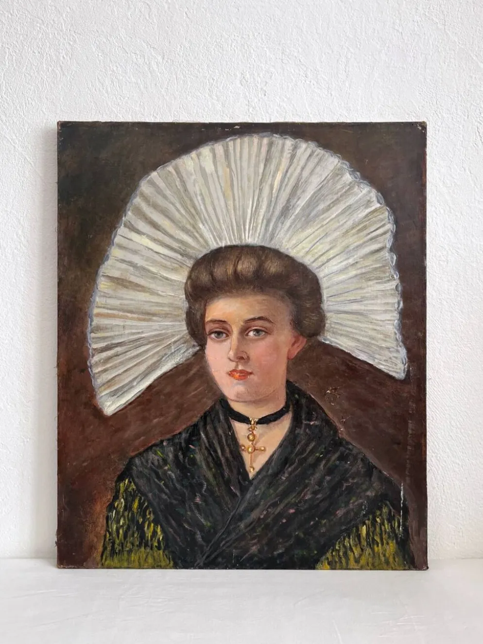 Peinture ancienne huile sur toile portrait de femme en costume traditionnel