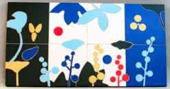 Peinture de fleurs réalisée avec une mosaïque de style trencadís (Gaudí. Barcelone).