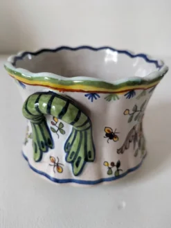 Petit cache-pot en faïence polychrome – Fourmaintraux-Courquin Desvres
