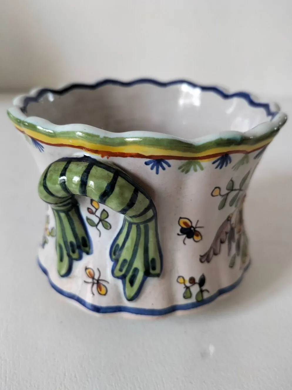 Petit cache-pot en faïence polychrome – Fourmaintraux-Courquin Desvres