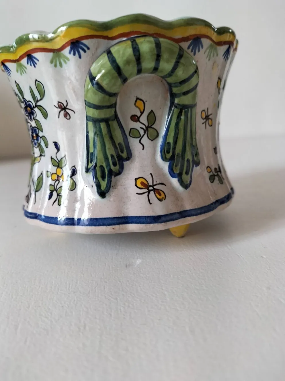 Petit cache-pot en faïence polychrome – Fourmaintraux-Courquin Desvres