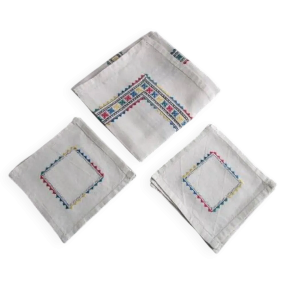 Petite nappe a thé ancienne brodée 60x60cm+6 serviettes assorties