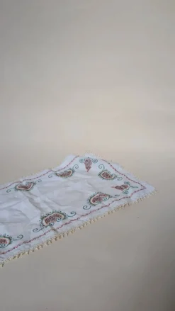 Petite nappe brodée