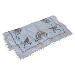 Petite nappe brodée
