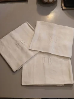 3 petites nappes anciennes initiales brodées PB