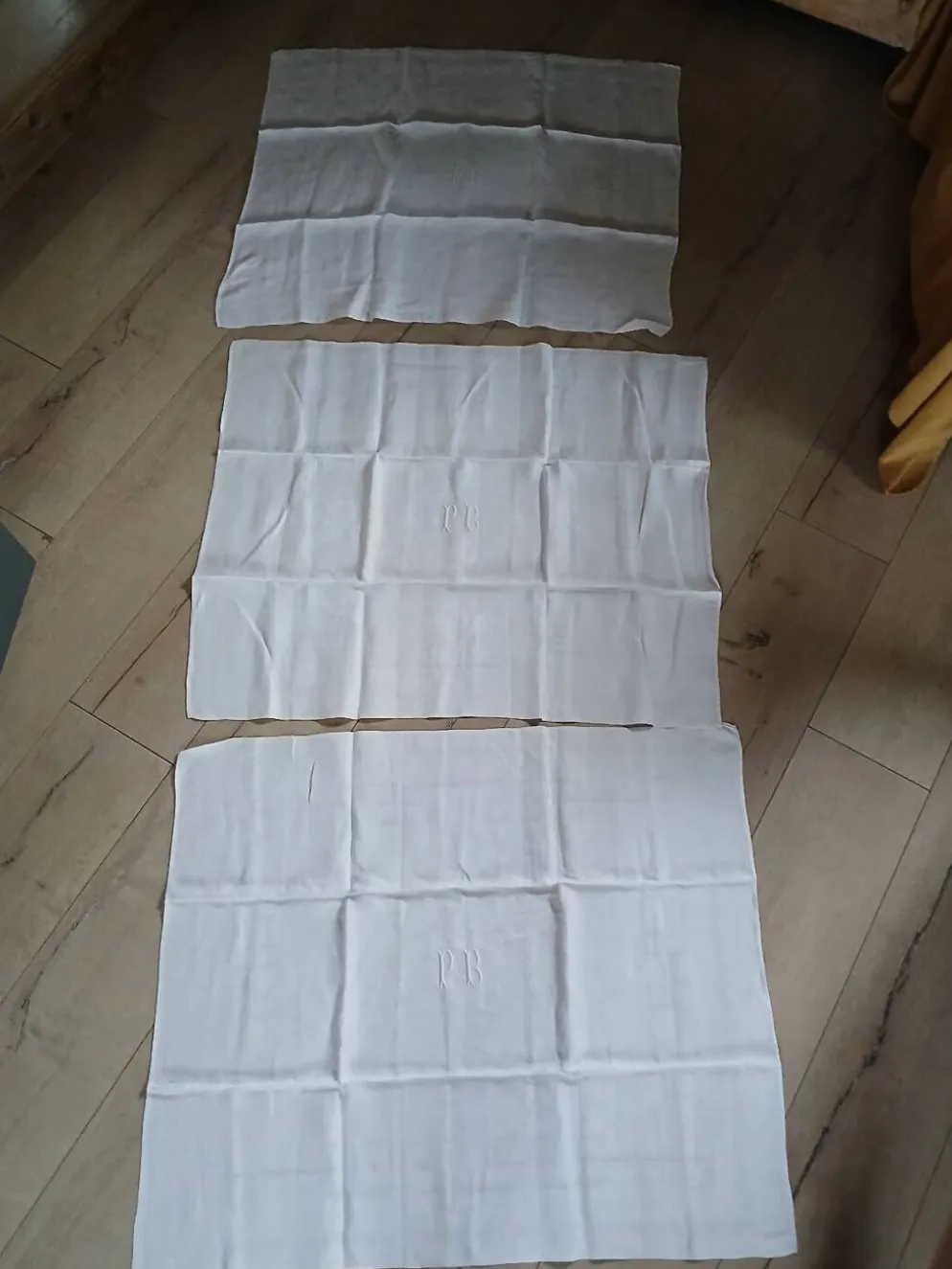 3 petites nappes anciennes initiales brodées PB