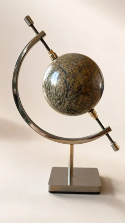 Petit globe en marbre