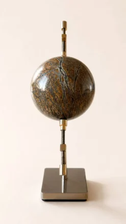 Petit globe en marbre