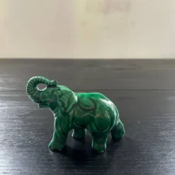 Petit éléphant en céramique