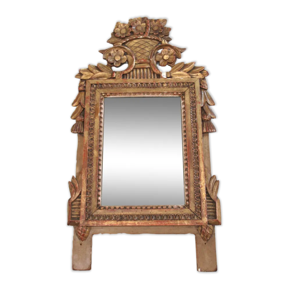 Petit miroir de dame Louis XVI en bois sculpté et doré