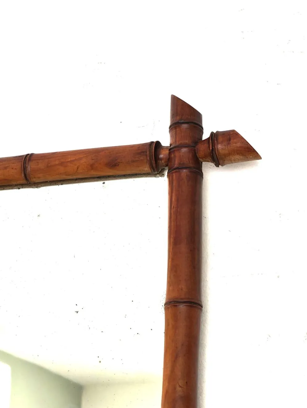 Petit miroir en bambou ancien
