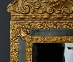 Petit Miroir à Parcloses en Laiton Repoussé – 1900