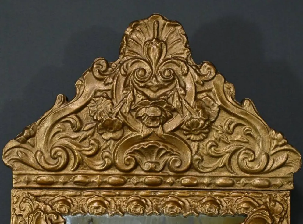 Petit Miroir à Parcloses en Laiton Repoussé – 1900