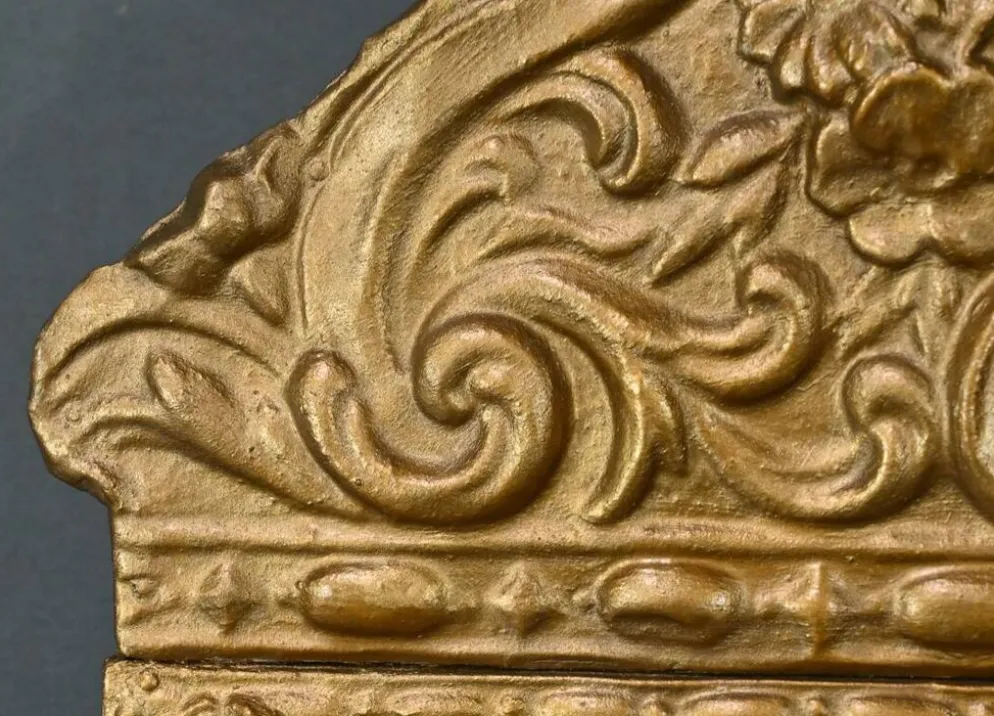 Petit Miroir à Parcloses en Laiton Repoussé – 1900
