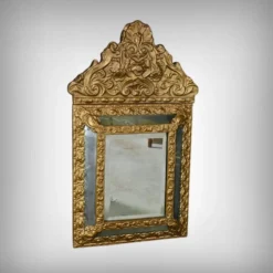 Petit Miroir à Parcloses en Laiton Repoussé – 1900