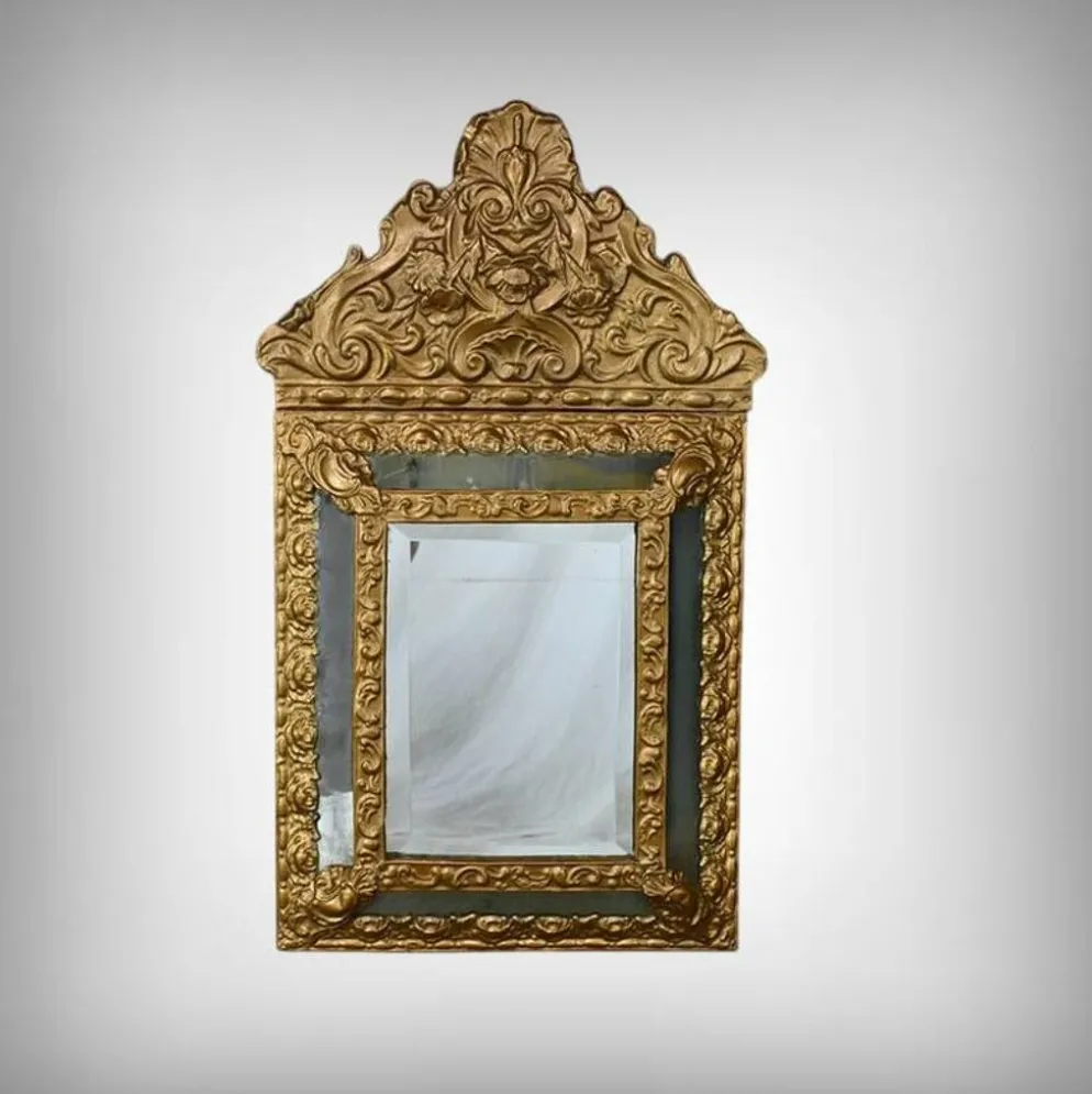 Petit Miroir à Parcloses en Laiton Repoussé – 1900